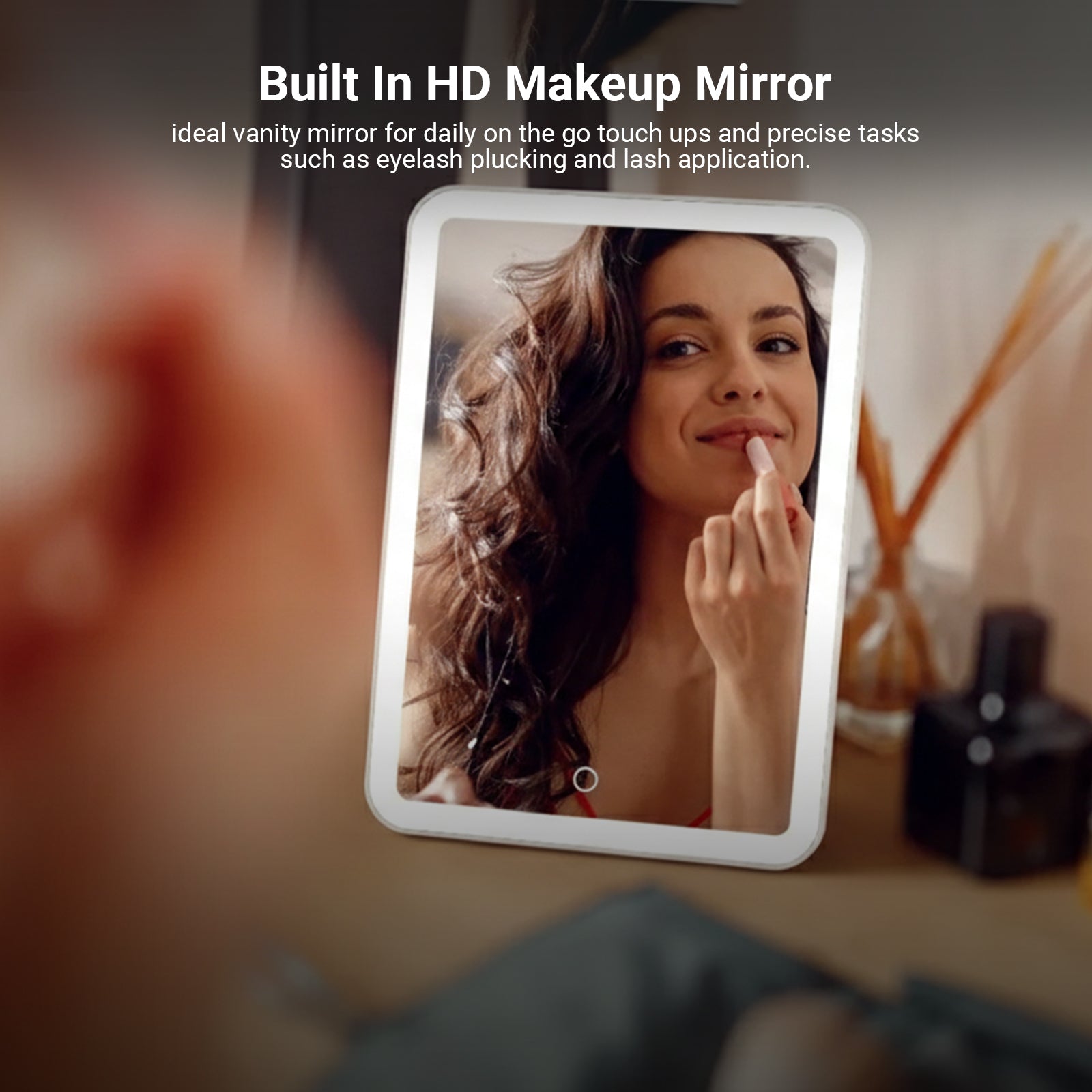 The girl used the NEEWER N27 9" Compact LED Lighted Travel Makeup Mirror while applying lipstick